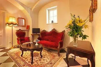 Duchessa Margherita Chateaux & فندق