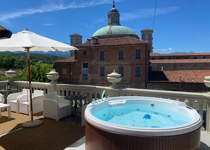 Duchessa Margherita Chateaux & Hotell Vicoforte
